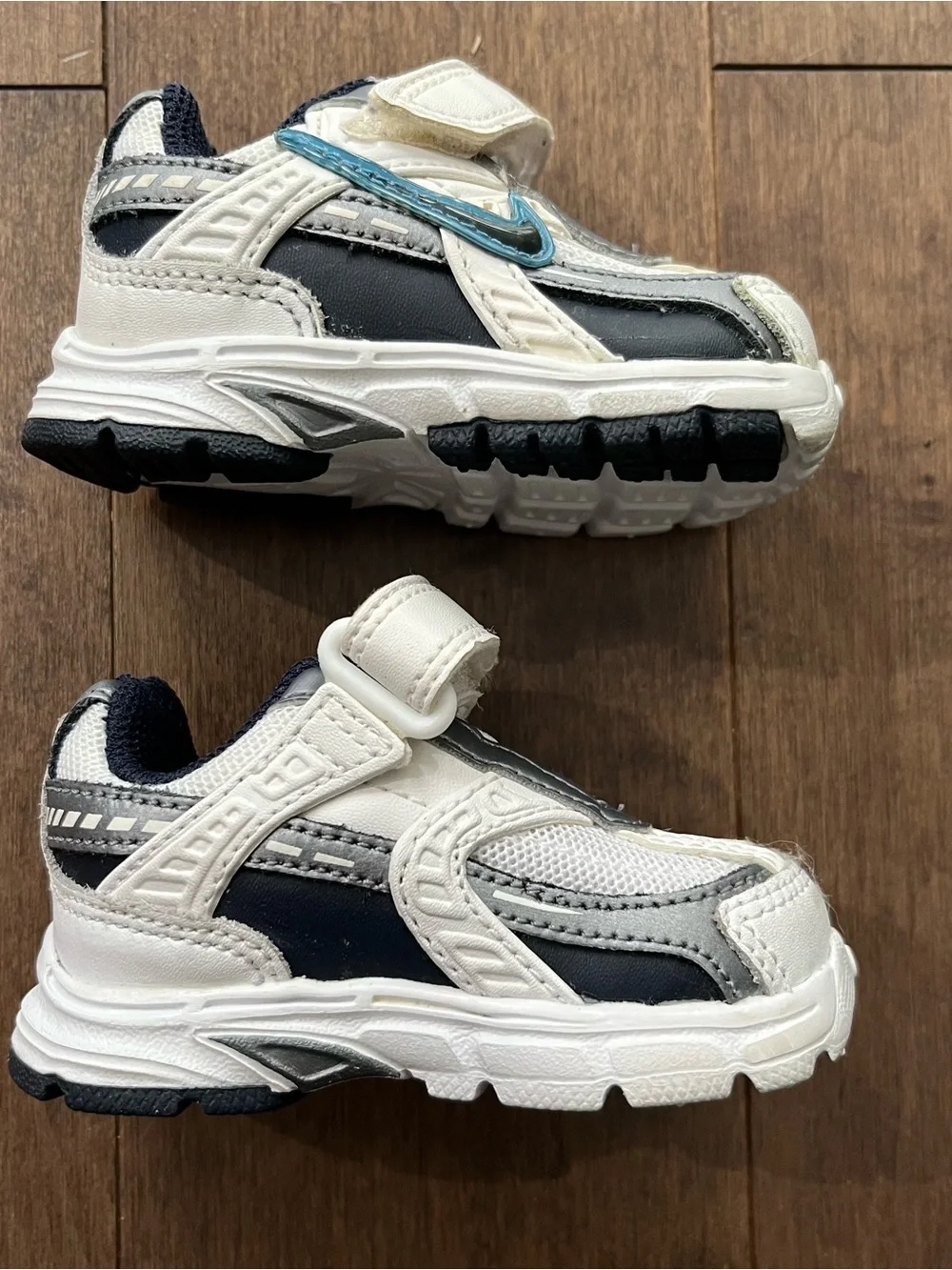 ✨2/$30✨ Nike Baby Sneakers - Picture 3 of 7